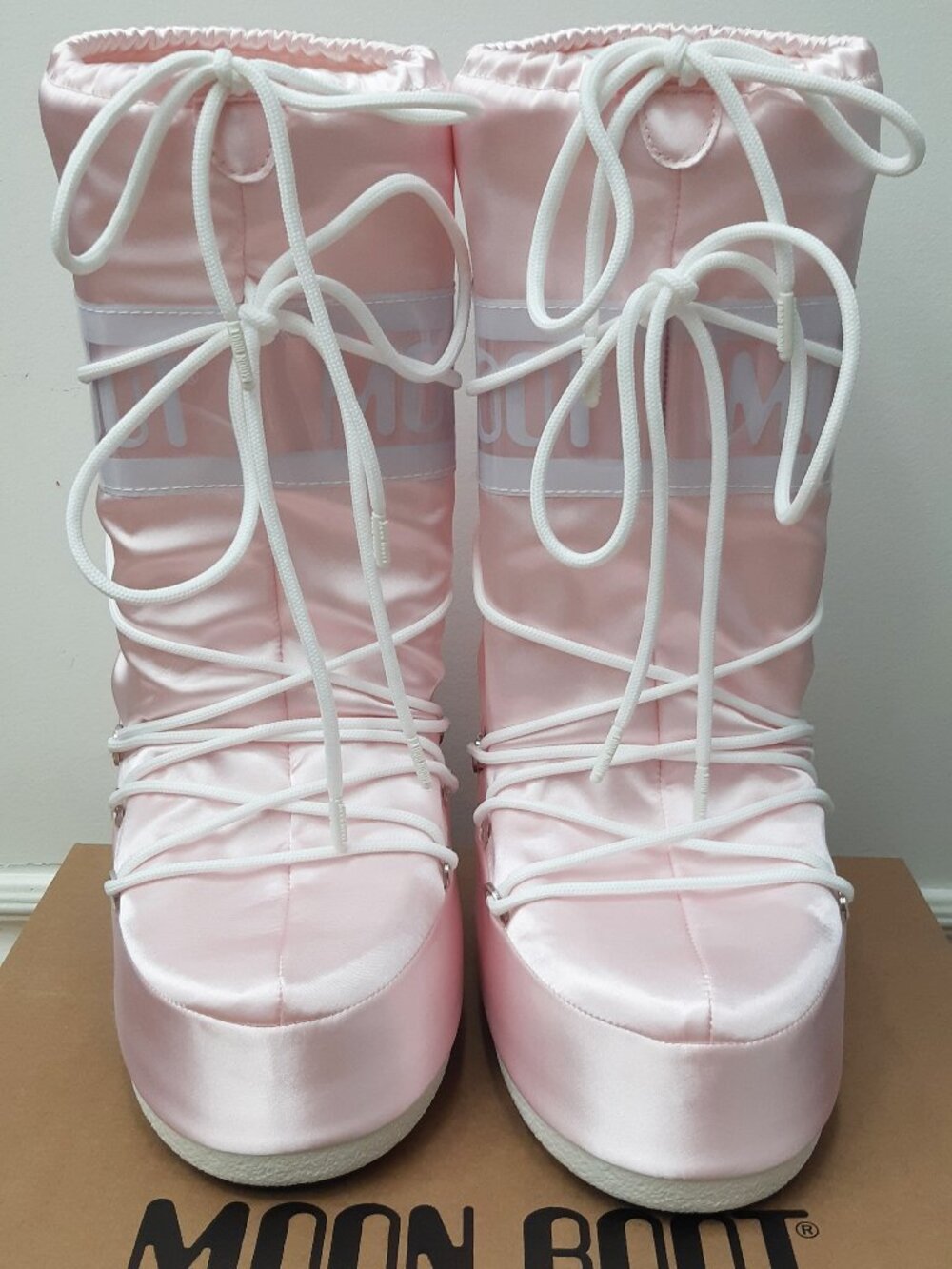 Icon Pearly pink satin Moon Boots